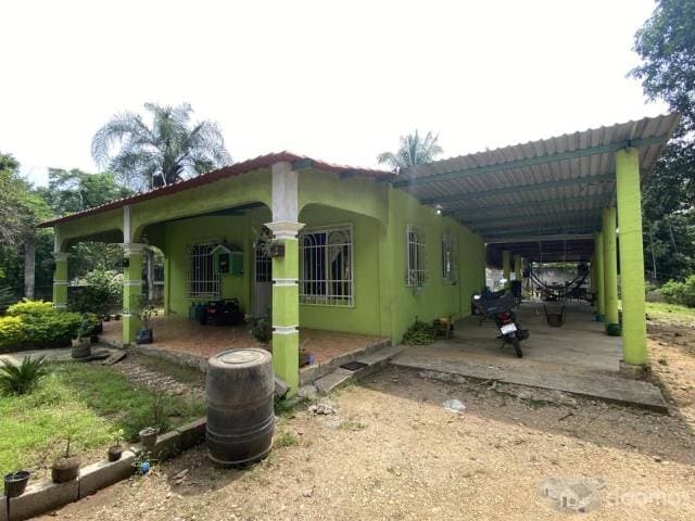 BONITA CASA CENTRICA EN VENTA — foto 1