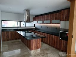 Residencia en Parque Baja California Sur, Lomas de Angelopolis