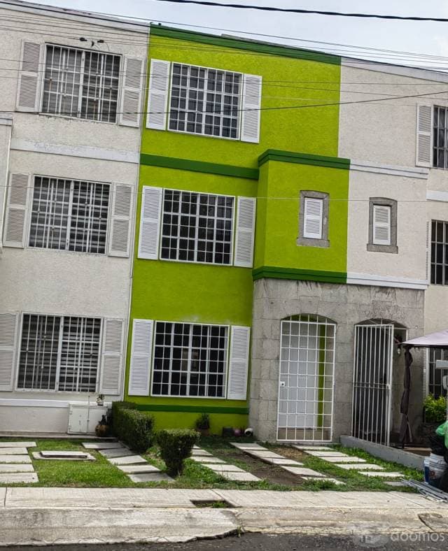 Remodelada - Venta -Casa