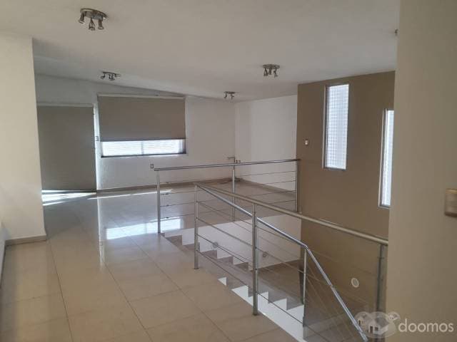 Versátil Propiedad en Villa Encantada: Ideal para Negocios — foto 1