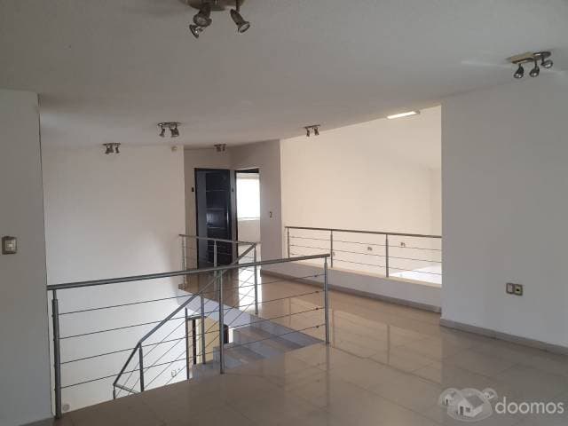 Versátil Propiedad en Villa Encantada: Ideal para Negocios — foto 2