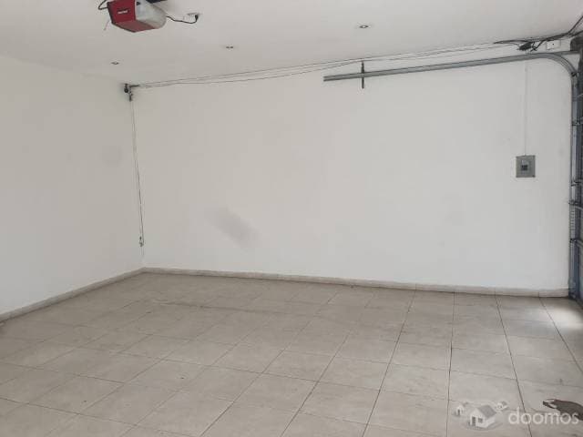 Versátil Propiedad en Villa Encantada: Ideal para Negocios — foto 6