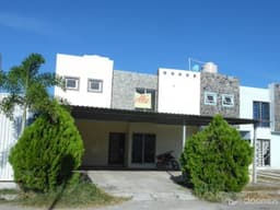 VENDO BONITA Y COMODA CASA EN FRACC. REAL NUEVO IXTAPA.