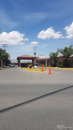SE VENDE HERMOSA CASA