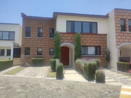 CASA EN RENTA EN PRIVADA, CON SALON DE USOS MULTIPLES, METEPEC, ESTADO DE MEXICO