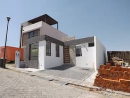 Casa de 1 planta y 2 recámaras en Fraccionamiento Punta del Sol cerca CU BUAP