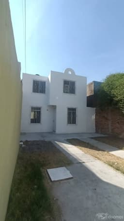 En Irapuato casa en venta dos niveles.