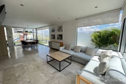 Casa de lujo en venta en Cumbres del lago con alberca propia