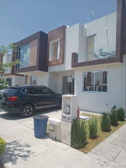 Se vende casa de dos plantas en Irapuato Gto.