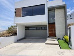 ZIBATÁ, CASA DE AUTOR, ARQUITECTURA Y CONFORT MODERNO.