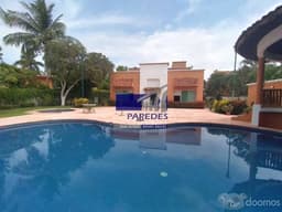 C105 Venta de Casa 7 recamaras, piscina y jaccuzy frente Campo de Golf Palma Real en Ixtapa Zihuatanejo