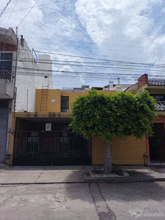 Casa venta con 4 habitaciones en Jardines del Moral, León — foto 1