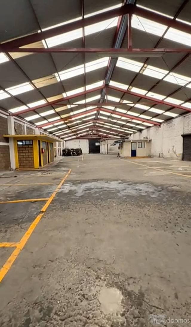 SE VENDE CENTRICA BODEGA EN COL TRANSITO