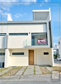 Casa en renta en Triventi – Cerca Club de Golf Santa Anita.