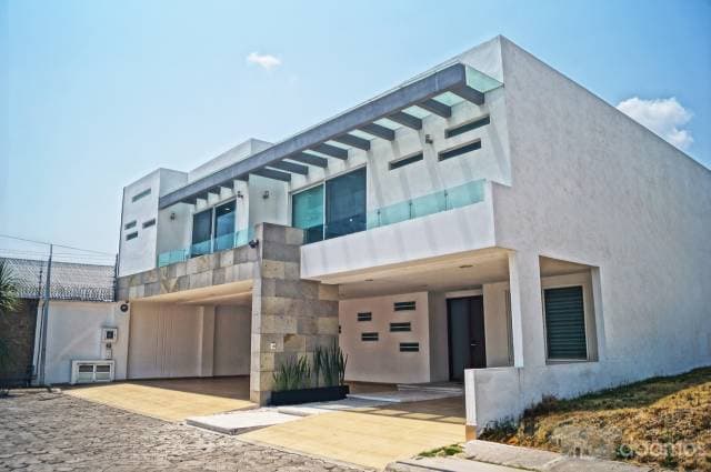 CASA EN VENTA EN PUEBLA  ENFRENTE DE UNIVERSIDAD IBEROAMERICANA