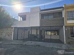 CASA EN RENTA EN PUEBLA A UNA CALLE DEL INSTITUTO ORIENTE