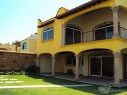 CASA EN ZONA RESIDENCIAL EN RENTA