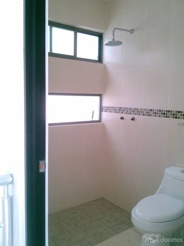 CASA NUEVA CON JARDIN, SE LA GANAN — foto 4