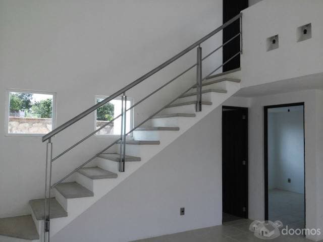 CASA CON FINOS ACABADOS, NUEVECITA — foto 2