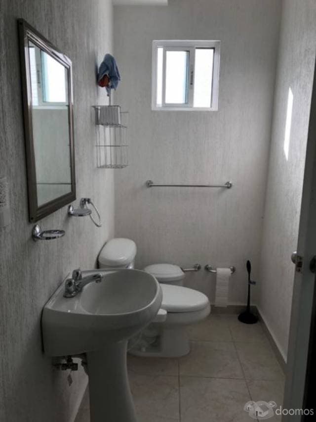 EXCELENTE CASA COMPLETAMENTE AMUEBLADA EN PRIVADO FRENTE ALBERCA — foto 3