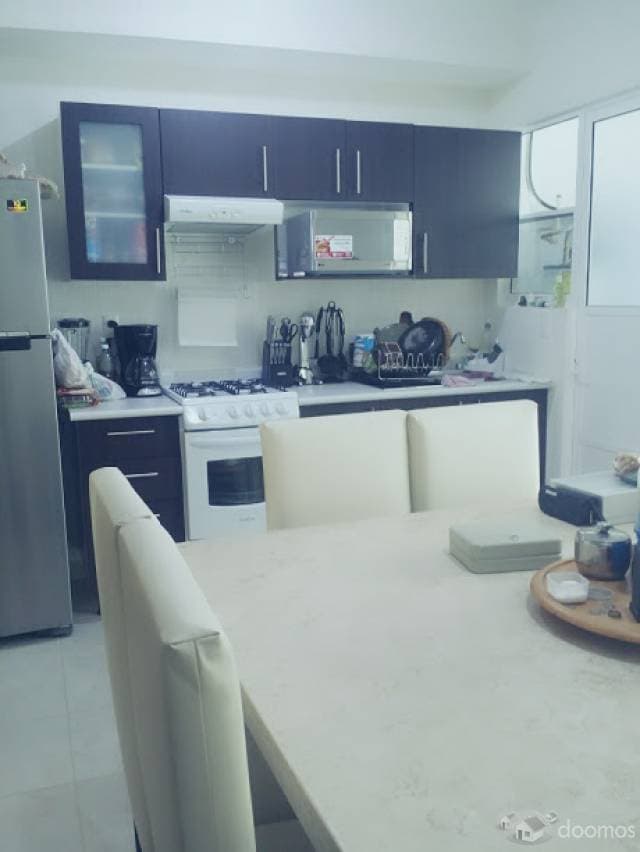 EXCELENTE CASA COMPLETAMENTE AMUEBLADA EN PRIVADO FRENTE ALBERCA — foto 4