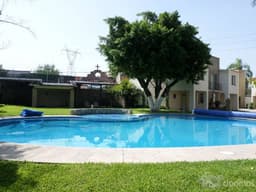 AGRADABLE CASA EN CONDOMINIO