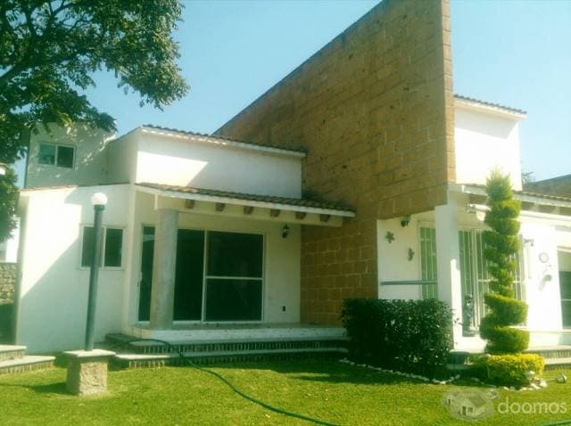 AGRADABLE CASA EN CONDOMINIO CON ALBERCA — foto 1