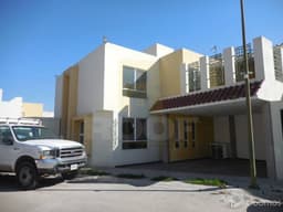 Hermosa casa en VENTA en ESQUINA en Privada, Soledad de G.S.