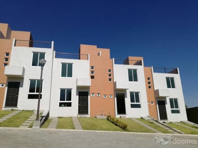 ESTRICTA SEGURIDAD, MAGNIFICA CASA CON ALBERCA — foto 1