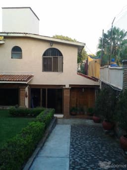 CASA SOLA EN RENTA EN CUERNAVACA