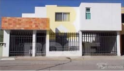 Bonita CASA REMODELADA en VENTA en Fracc. Orquídeas!! ( zona industrial)