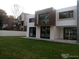 Hermosa casa nueva, con acabados de lujo, única en Zona Esmeralda