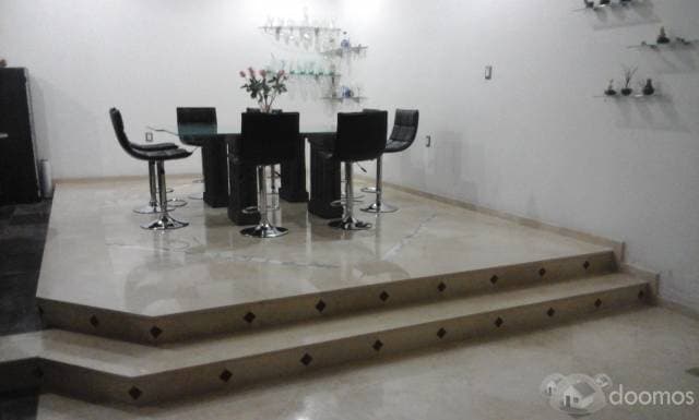 HERMOSA CASA MUY AMPLIA — foto 1