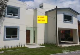 Amplia y hermosa “Residencia” Zerezotla, junto a Club de Golf “LA HUERTA”