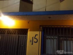 CASA MUY AMPLIA CON 5 DEPARTAMENTOS