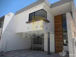 Casa en VENTA con EXCELENTES ACABADOS en SAN ANGEL II ( privada)