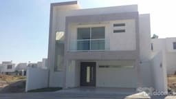 CASA ESTILO RESIDENCIAL