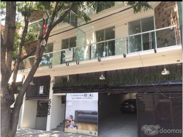 Recámara privada con balcón en departamento compartido — foto 1
