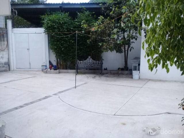 AMPLIA CASA, CALLE CERRADA — foto 6