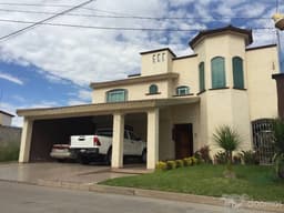 HERMOSA CASA EN VENTA POR WALMART EL EDEN, FRAC. SANTA TERESA