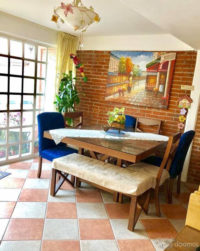 Casa en venta sobre avenida — foto 3
