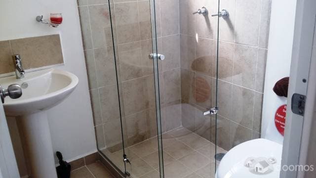 ESTRICTA SEGURIDAD, CASA CON ALBERCA — foto 7