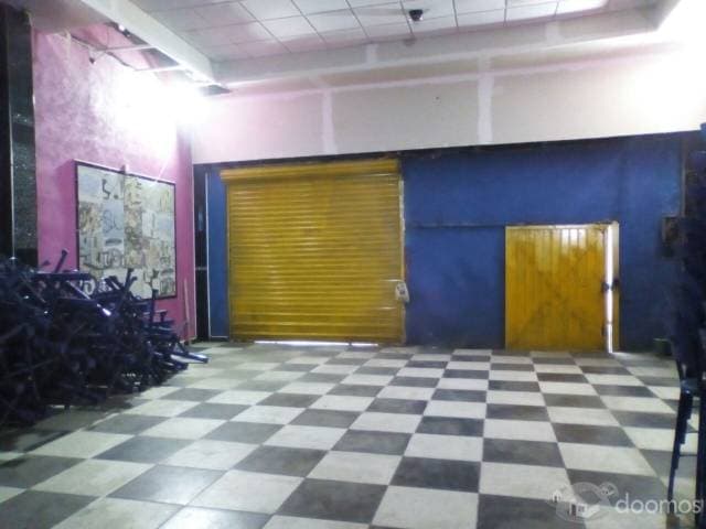 Renta Local Comercial sobre Avenida — foto 3