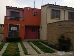 En venta preciosa casa con jardín, Hacienda del Bosque, Tecamac, Edo.Méx
