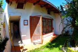 Departamento para 3 o 4 personas, en dos plantas, cerca del teatro del Estado