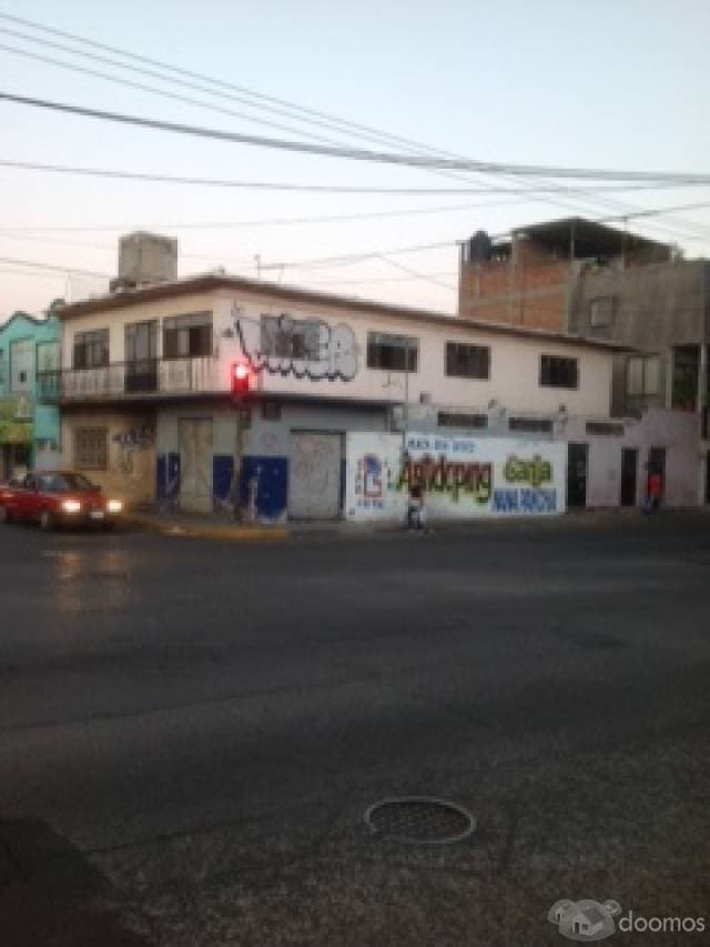 se vende casa co local comercial