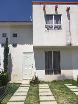 OPORTUNIDAD CASA EN VENTA EN FRACCIONAMIENTO VILLAS DEL SAUCE A SOLO 15 MINUTOS DE METEPEC.