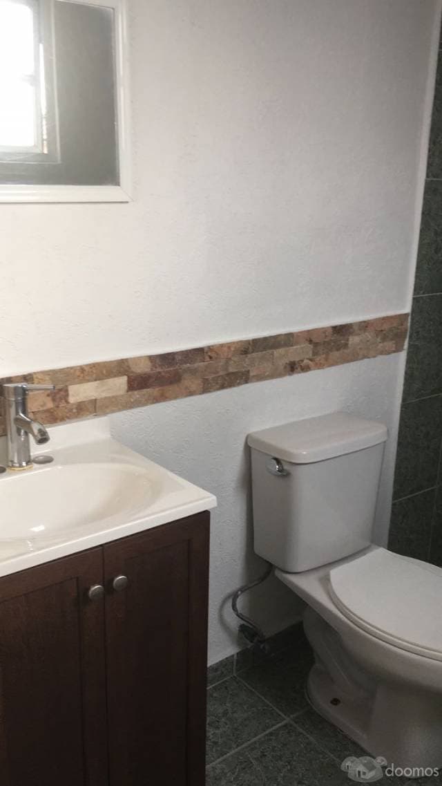 EXCELENTE CASA RECIÉN REMODELADA — foto 2