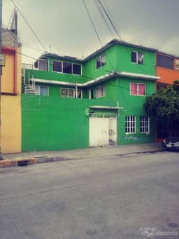 Casa amplia de 3 niveles muy cerca del metro azcapotzalco