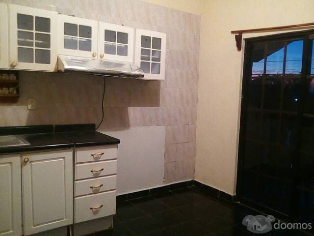 AMPLIA CASA EN VENTA EN LOMAS DE LOURDES — foto 2